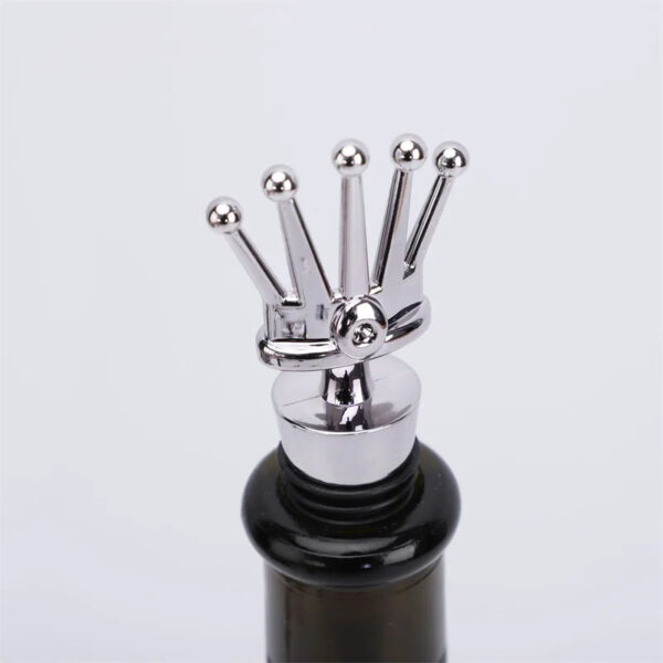 minakira Crown Bottle Stopper – Elegant Wine Preservation Cap - Image 2